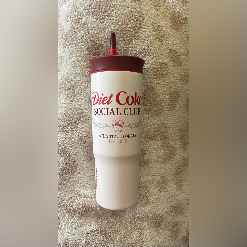 Owala x Diet Coke 24oz 
Special Edition
Stainless Steel Straw Tumbler